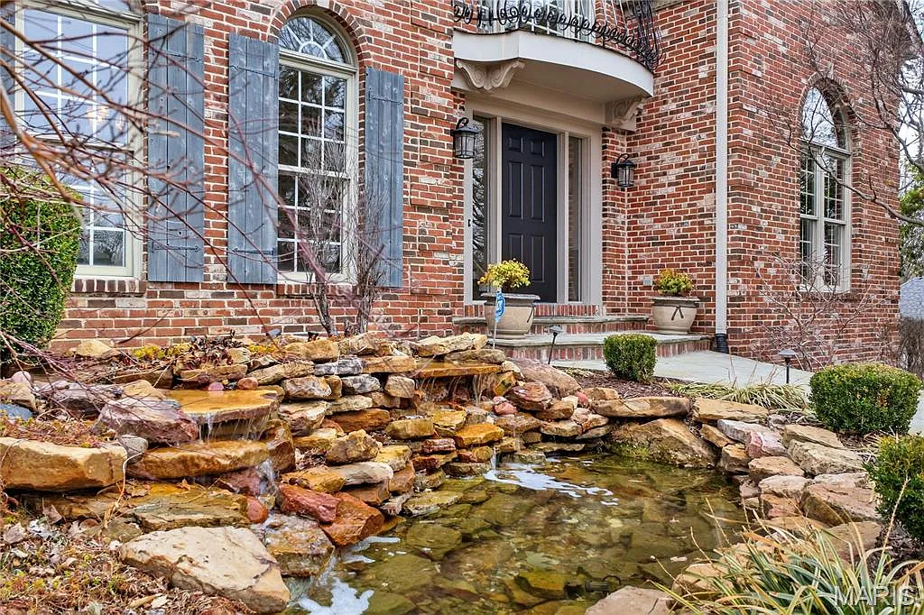 b2f3a4fda1ebe3bcbd3a771cbc75f8ed-uncropped_scaled_within_1536_1152